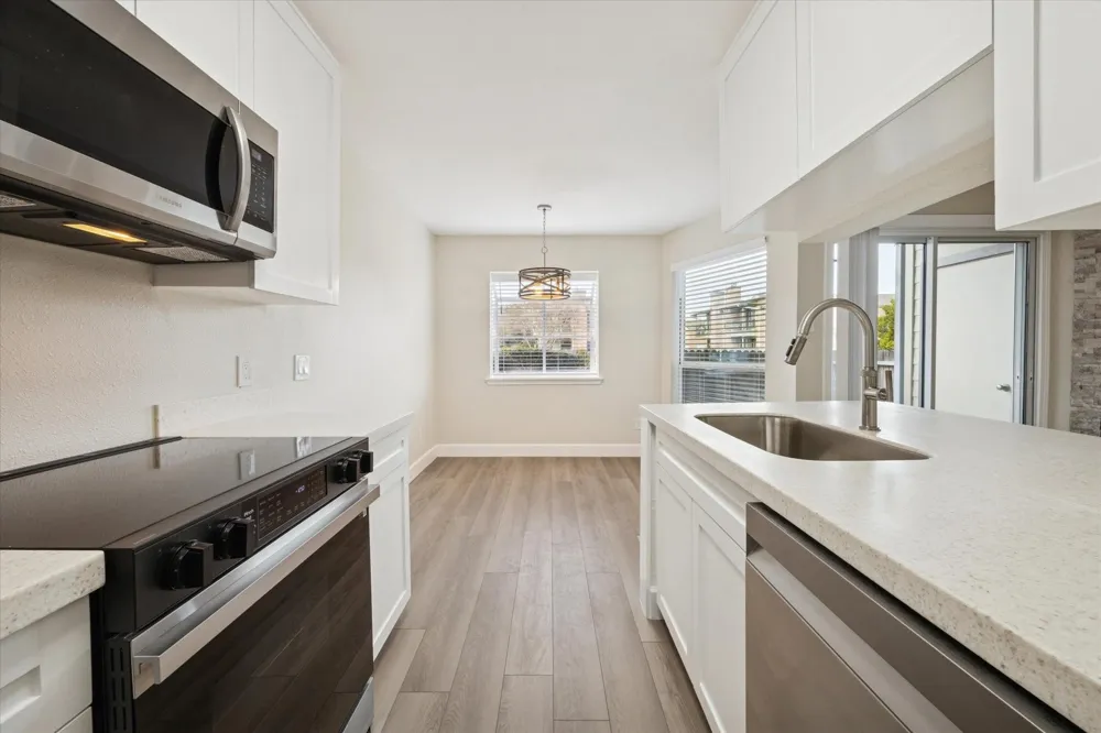 18800 Egret Bay Boulevard #907 Houston, TX 77058