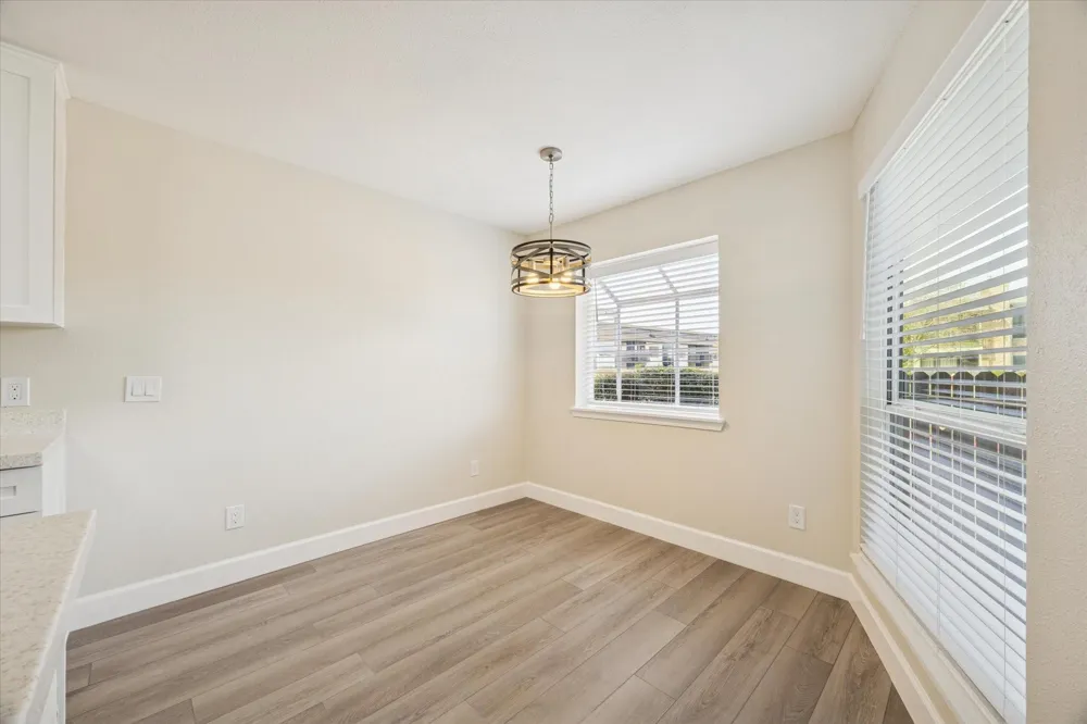 18800 Egret Bay Boulevard #907 Houston, TX 77058