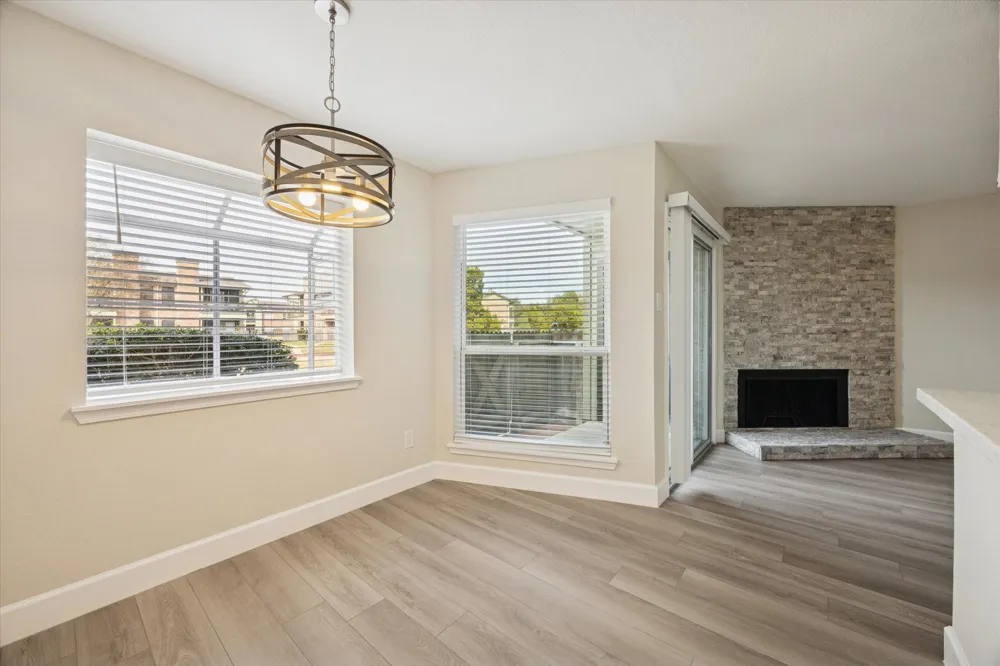 18800 Egret Bay Boulevard #907 Houston, TX 77058