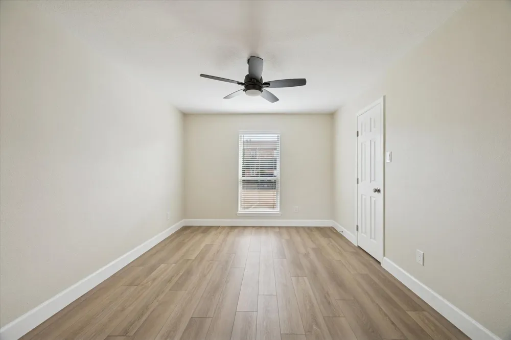 18800 Egret Bay Boulevard #907 Houston, TX 77058
