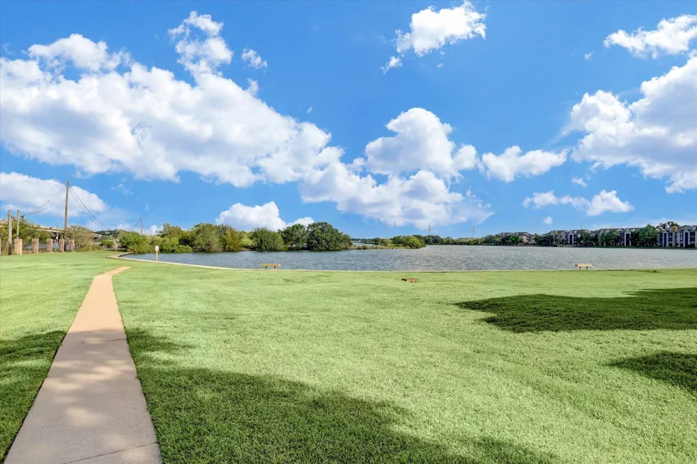 18800 Egret Bay Boulevard #907 Houston, TX 77058