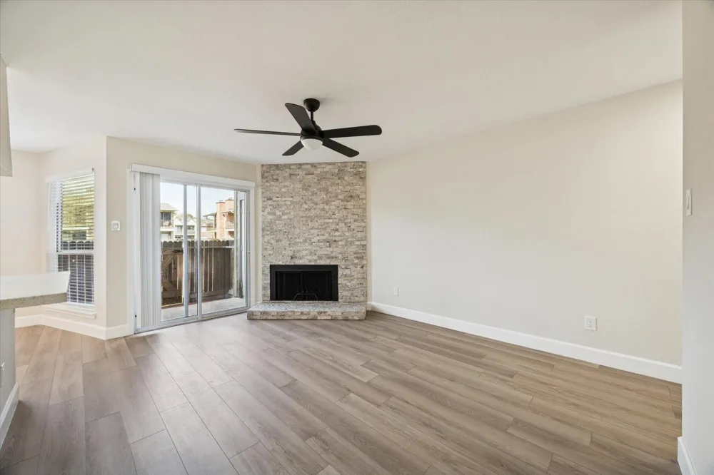 18800 Egret Bay Boulevard #907 Houston, TX 77058