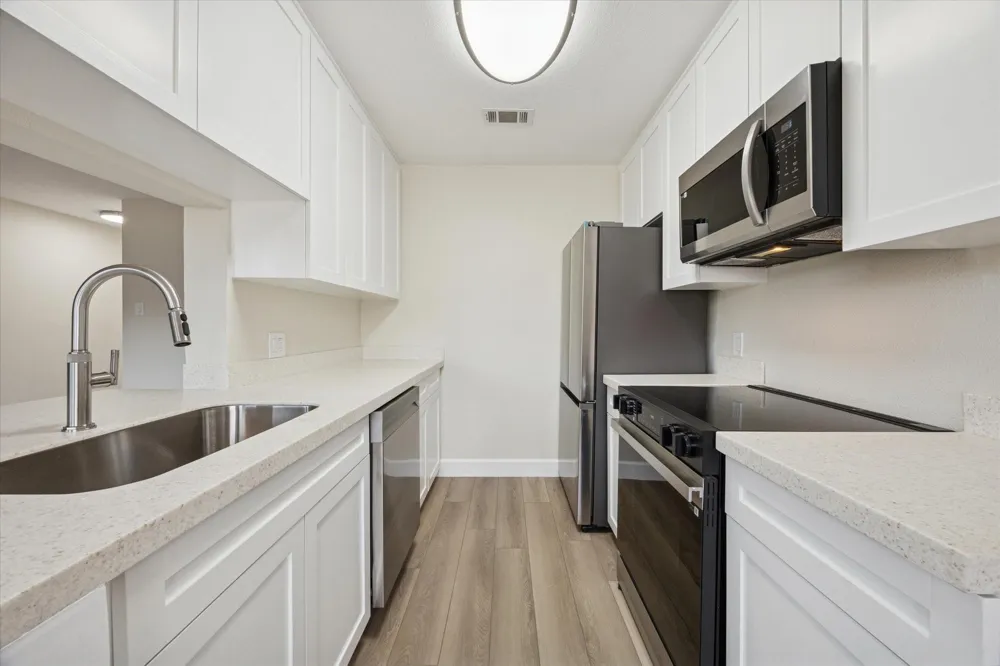 18800 Egret Bay Boulevard #907 Houston, TX 77058