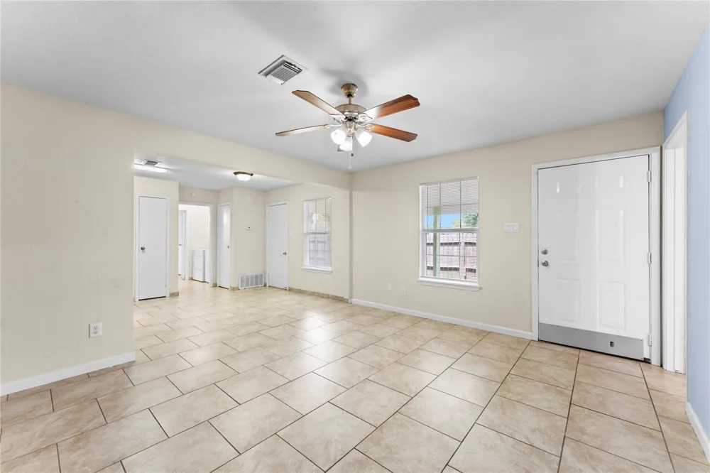 5035 Reno Drive Pasadena, TX 77505