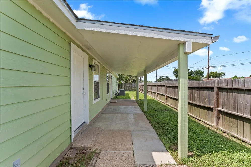 5035 Reno Drive Pasadena, TX 77505