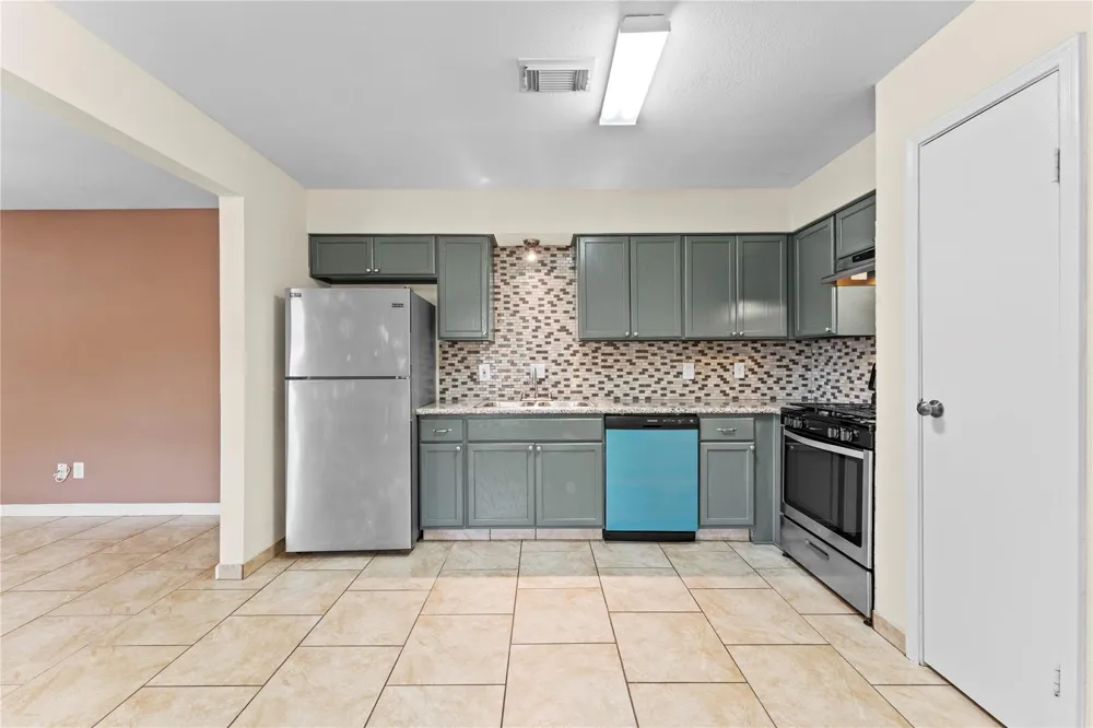 5035 Reno Drive Pasadena, TX 77505