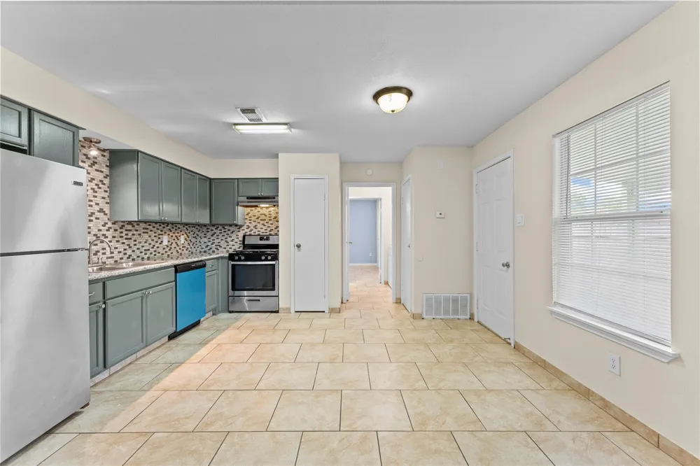 5035 Reno Drive Pasadena, TX 77505