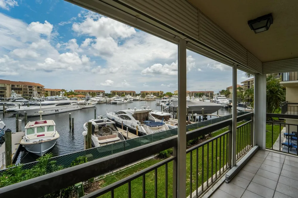2601 MARINA ISLE WAY #204 Jupiter, FL 33477