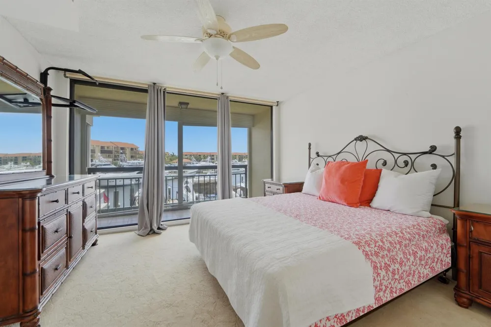 2601 MARINA ISLE WAY #204 Jupiter, FL 33477