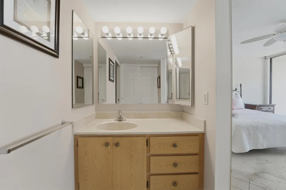 2601 MARINA ISLE WAY #204 Jupiter, FL 33477
