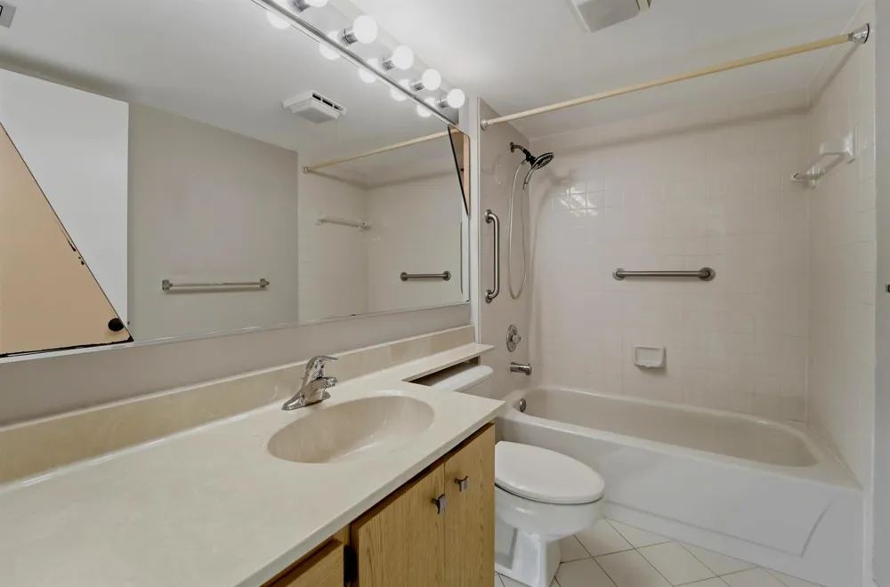 2601 MARINA ISLE WAY #204 Jupiter, FL 33477