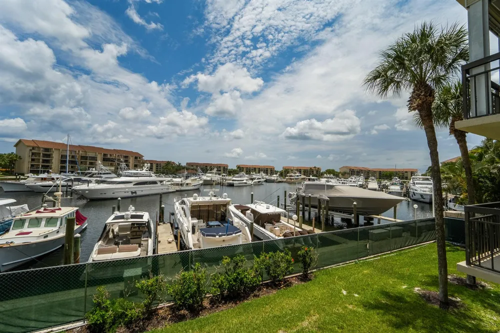 2601 MARINA ISLE WAY #204 Jupiter, FL 33477