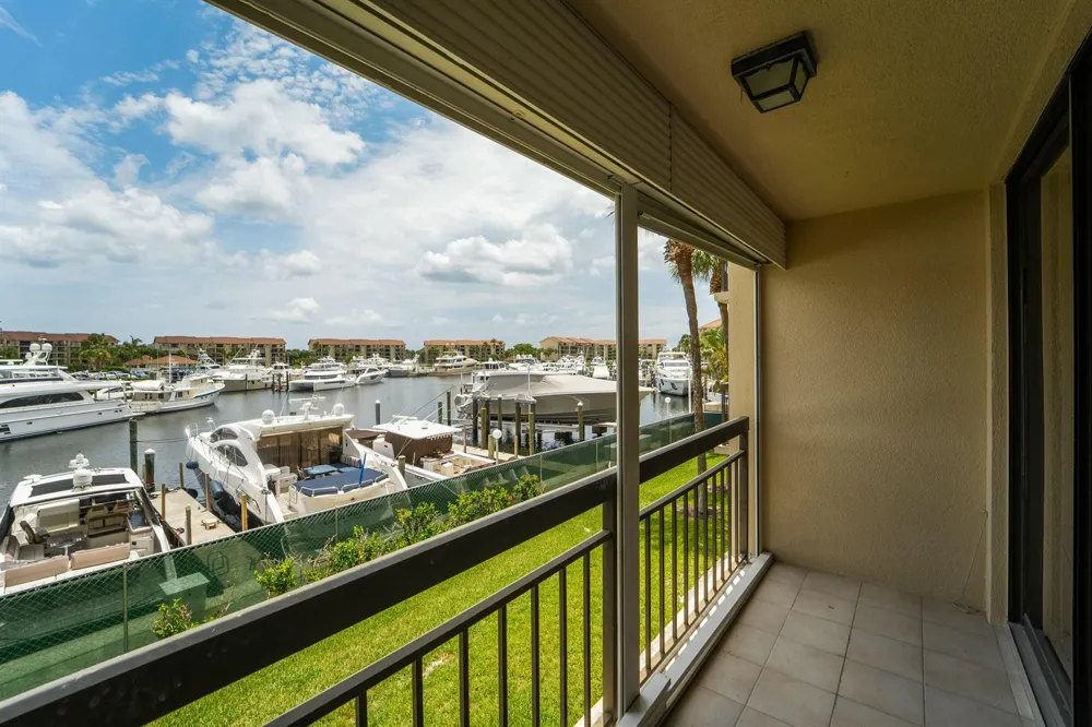 2601 MARINA ISLE WAY #204 Jupiter, FL 33477