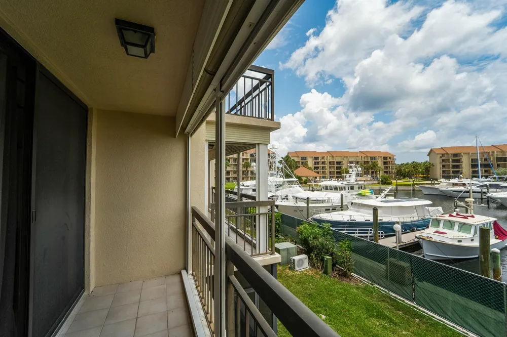 2601 MARINA ISLE WAY #204 Jupiter, FL 33477