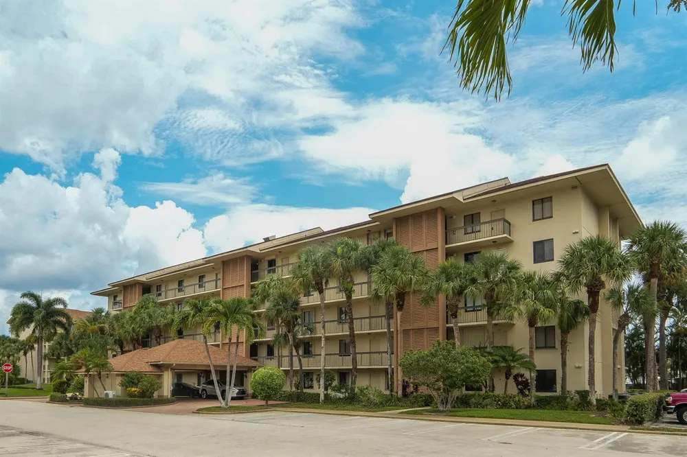2601 MARINA ISLE WAY #204 Jupiter, FL 33477