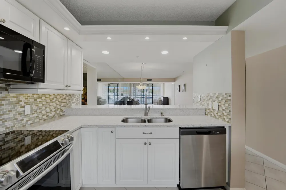 2601 MARINA ISLE WAY #204 Jupiter, FL 33477
