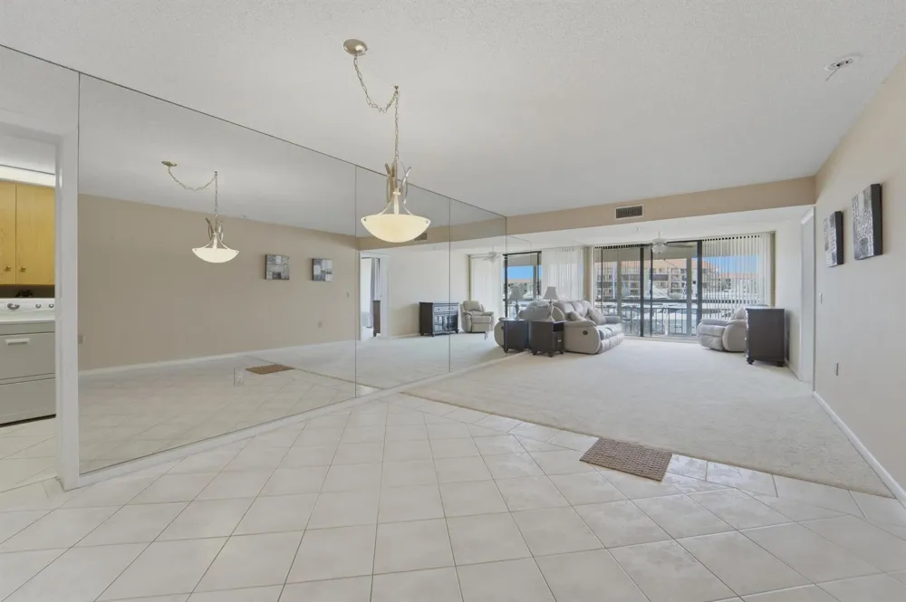 2601 MARINA ISLE WAY #204 Jupiter, FL 33477