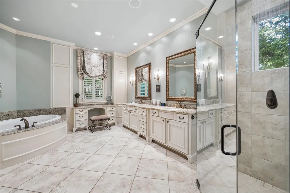 37519 Edgewater Drive Pinehurst, TX 77362