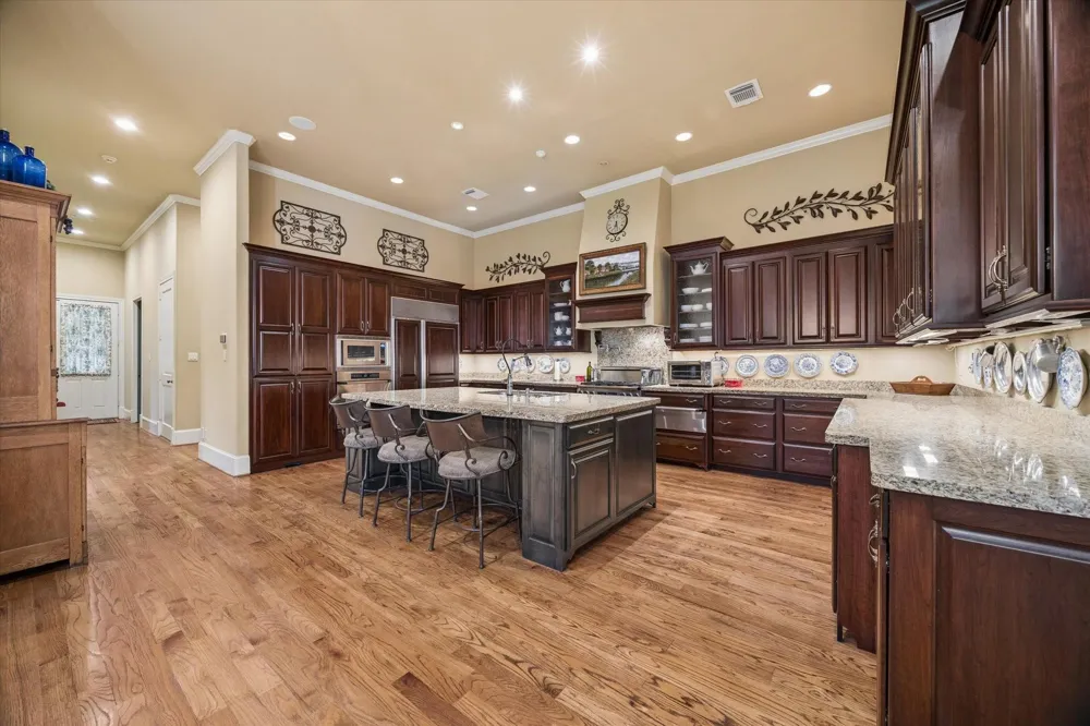 37519 Edgewater Drive Pinehurst, TX 77362