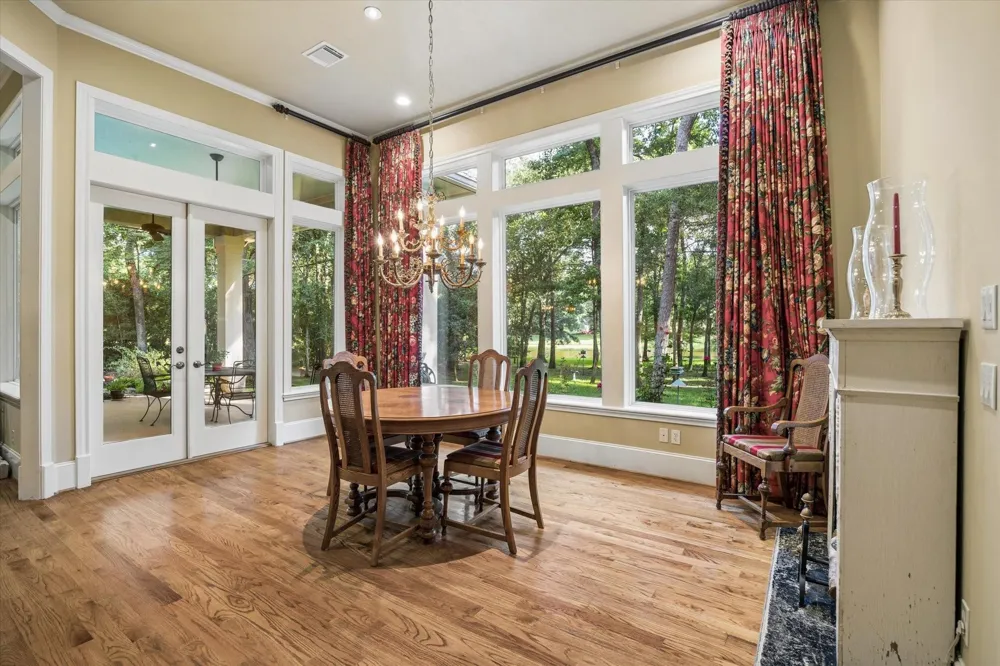 37519 Edgewater Drive Pinehurst, TX 77362