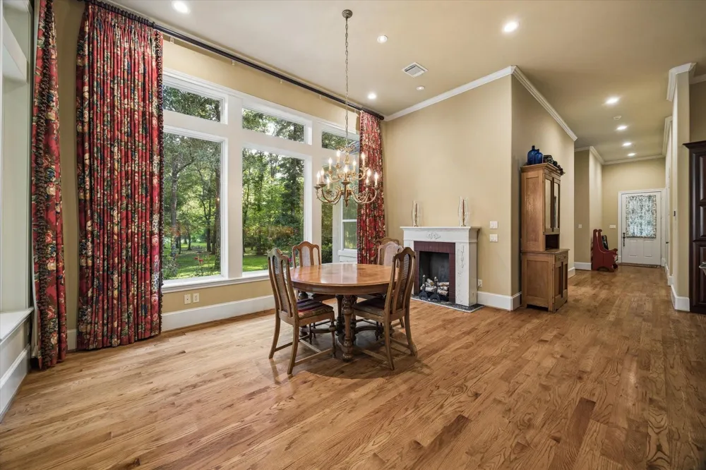 37519 Edgewater Drive Pinehurst, TX 77362