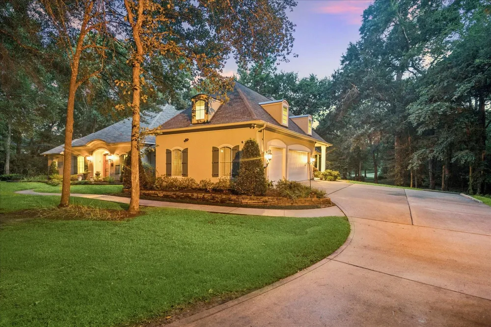 37519 Edgewater Drive Pinehurst, TX 77362