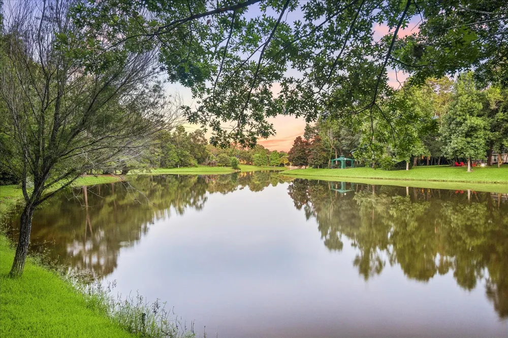 37519 Edgewater Drive Pinehurst, TX 77362