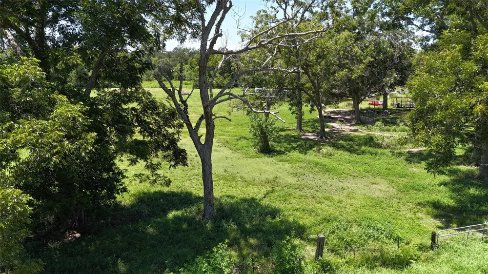 County Road 748 Nar Rosharon, TX 77583
