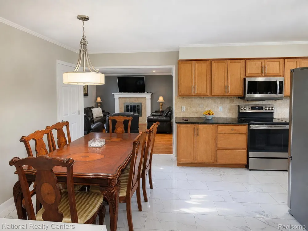 3621 Bates Drive Sterling Heights City, MI 48310