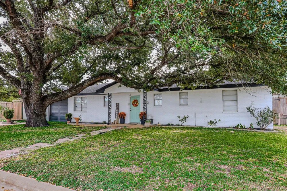 210 Rosa Lee/Hwy 36 N Lane Somerville, TX 77879