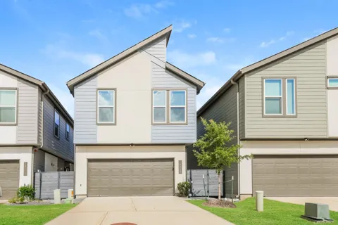18306 W Centro Circle