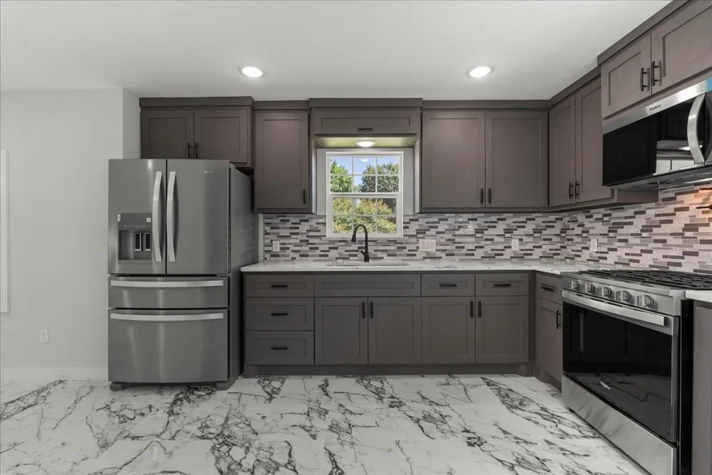 1105 W Ellaine Avenue Pasadena, TX 77506