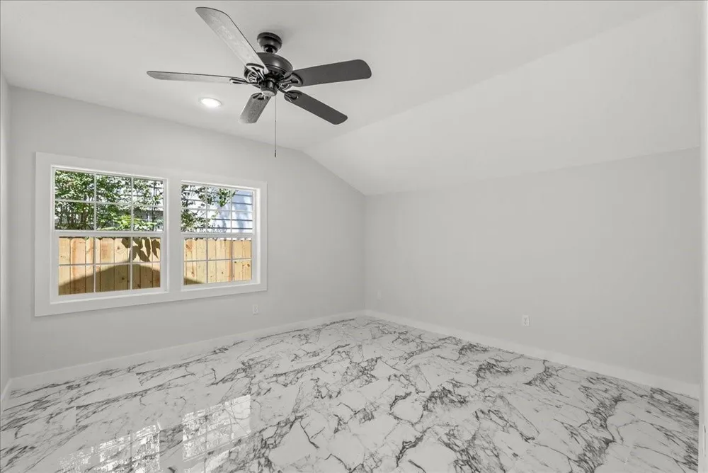 1105 W Ellaine Avenue Pasadena, TX 77506