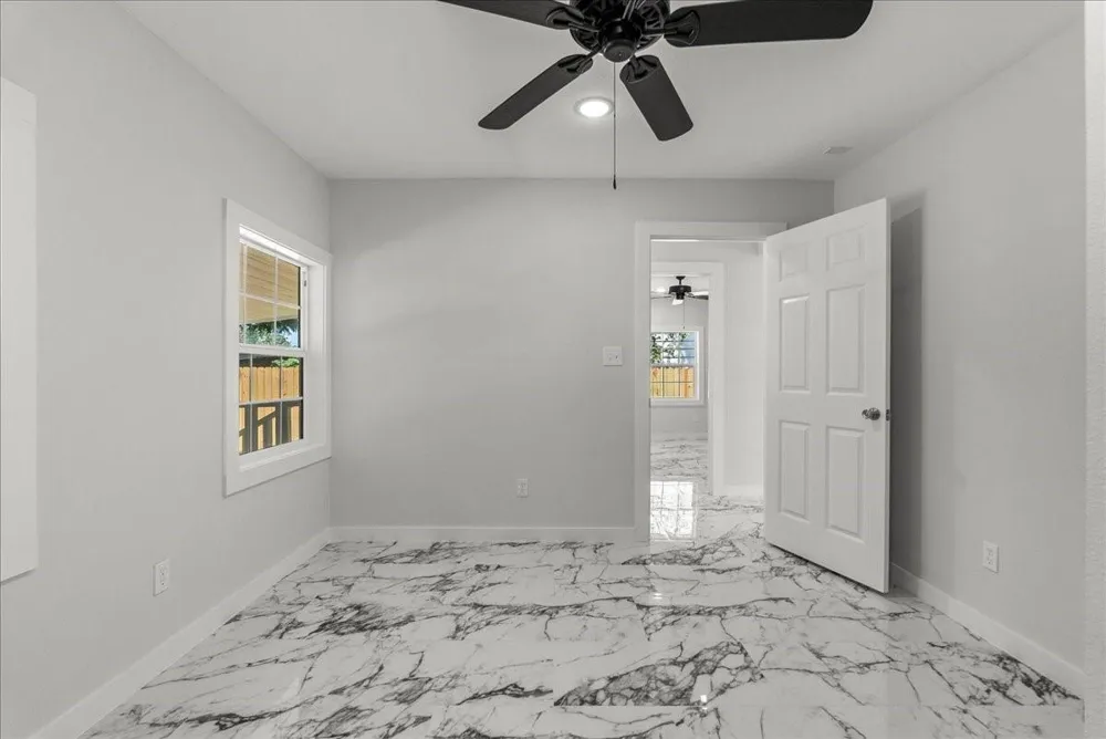 1105 W Ellaine Avenue Pasadena, TX 77506