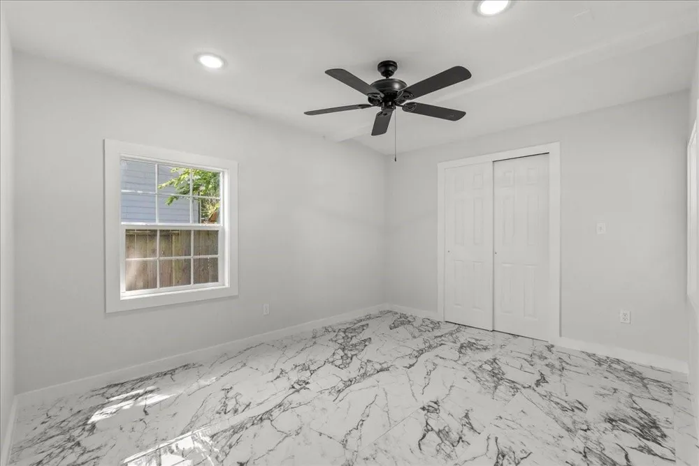 1105 W Ellaine Avenue Pasadena, TX 77506