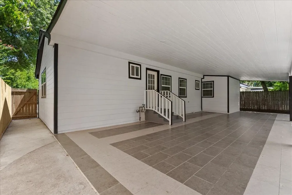 1105 W Ellaine Avenue Pasadena, TX 77506