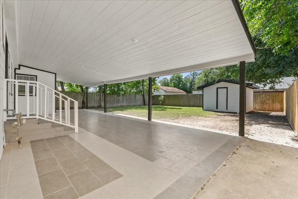 1105 W Ellaine Avenue Pasadena, TX 77506