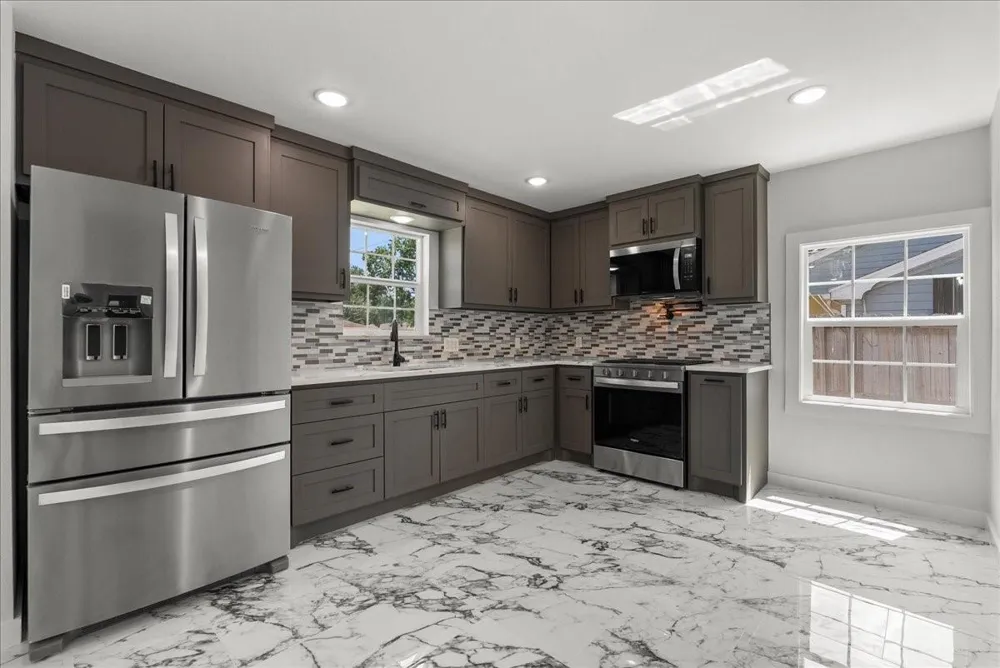 1105 W Ellaine Avenue Pasadena, TX 77506