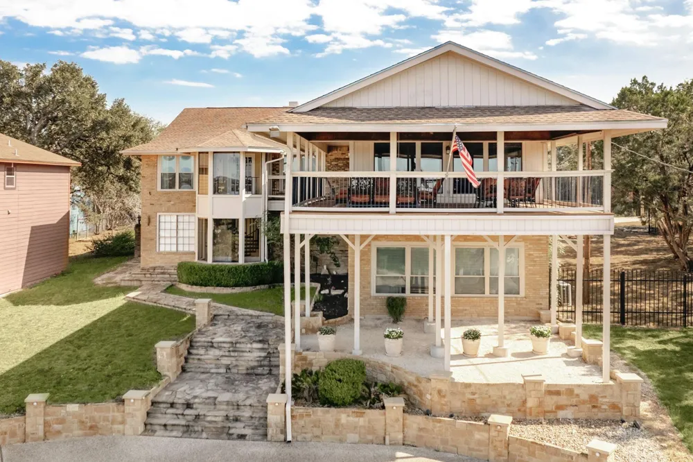 1464 Lakeside Drive W Canyon Lake, TX 78133