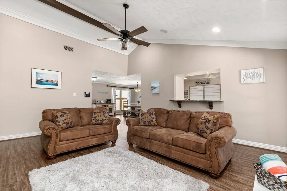 1464 Lakeside Drive W Canyon Lake, TX 78133