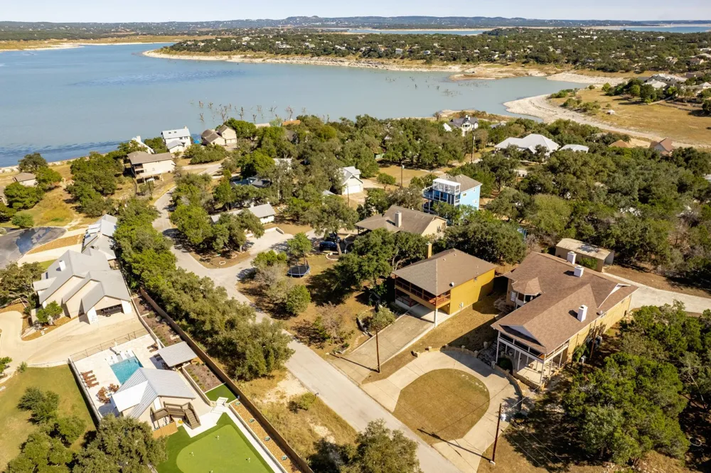 1464 Lakeside Drive W Canyon Lake, TX 78133