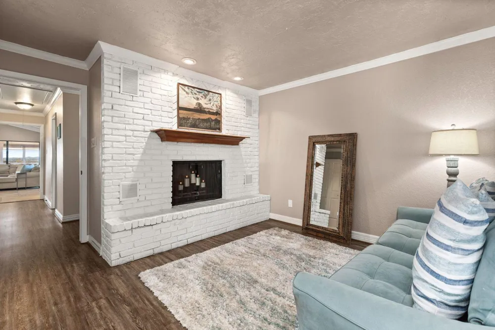 1464 Lakeside Drive W Canyon Lake, TX 78133