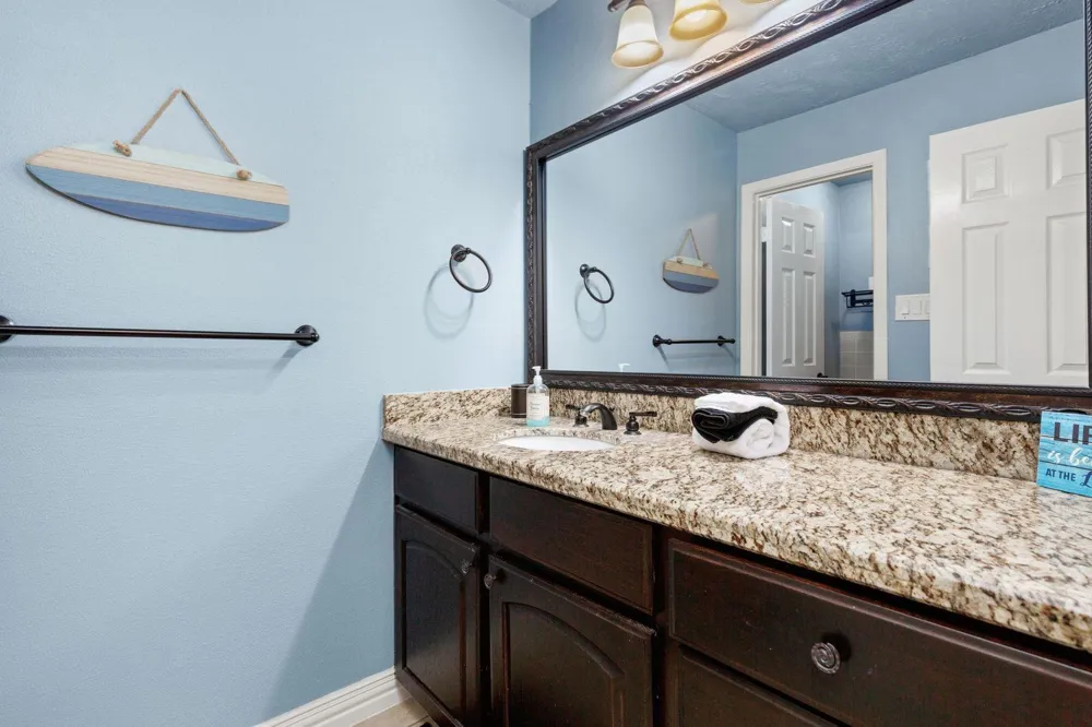 1464 Lakeside Drive W Canyon Lake, TX 78133