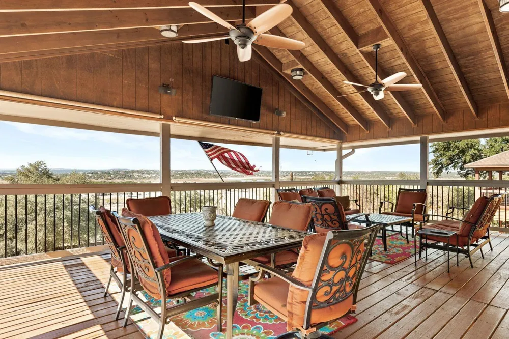 1464 Lakeside Drive W Canyon Lake, TX 78133