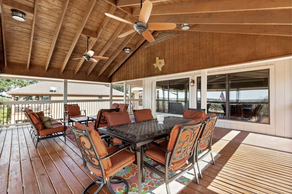 1464 Lakeside Drive W Canyon Lake, TX 78133