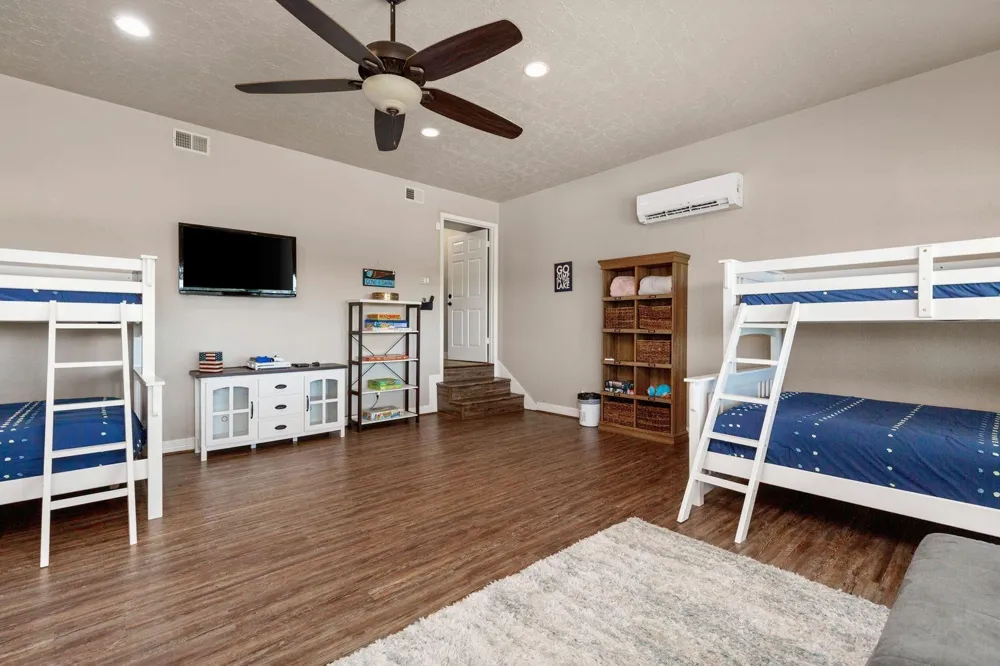 1464 Lakeside Drive W Canyon Lake, TX 78133