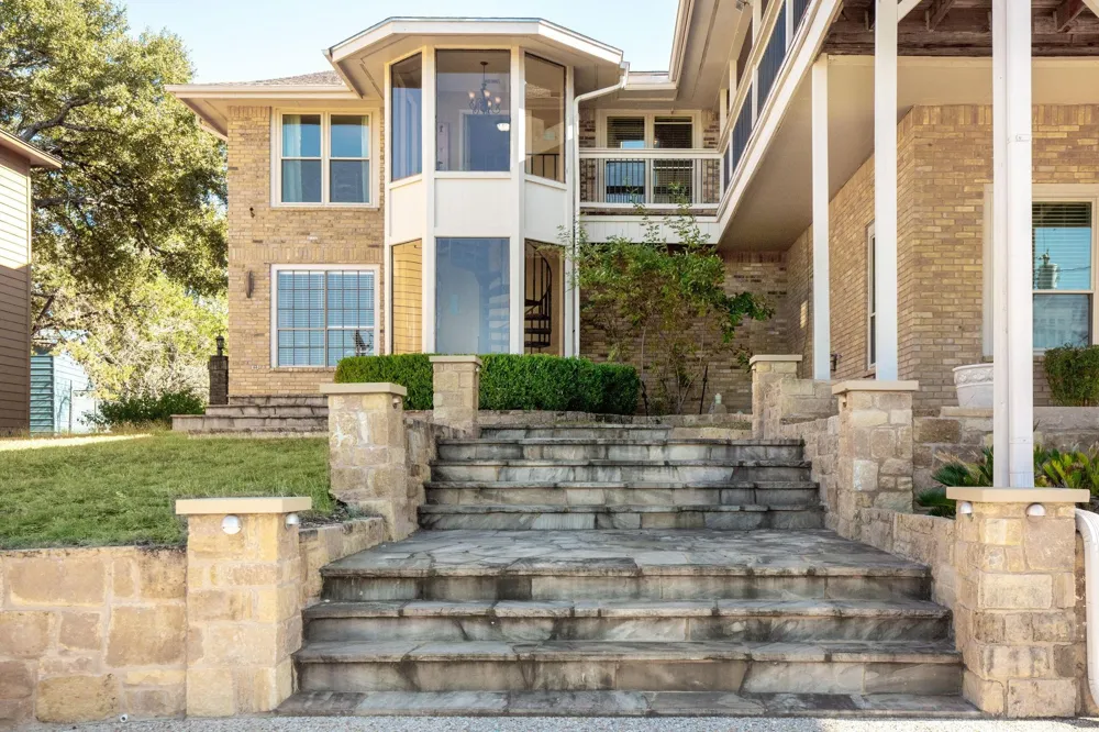 1464 Lakeside Drive W Canyon Lake, TX 78133