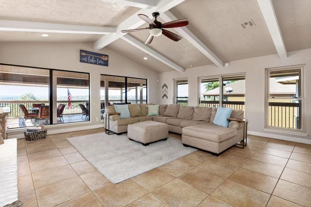1464 Lakeside Drive W Canyon Lake, TX 78133