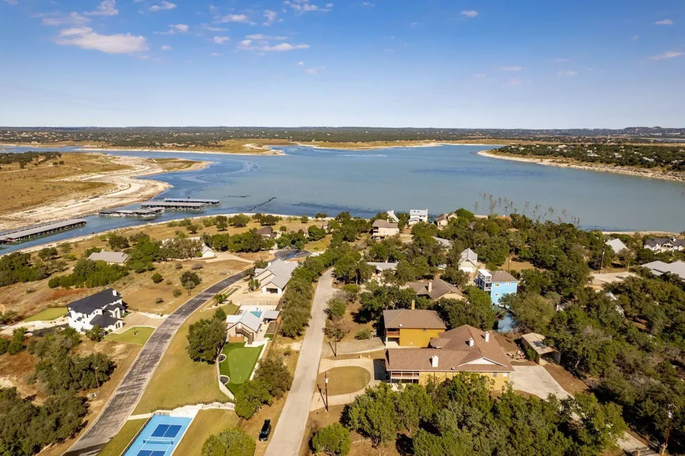 1464 Lakeside Drive W Canyon Lake, TX 78133
