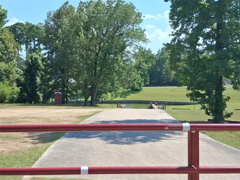 915 Meridian